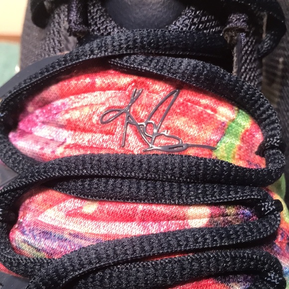 Nike Kyrie 5 Galaxy - Picture 8 of 12